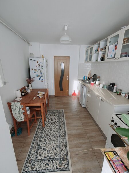 Gorjului, Uverturii, 4 camere, bloc 1981 reabilitat, centrala proprie.