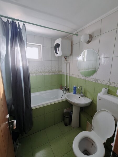 Gorjului, Uverturii, 4 camere, bloc 1981 reabilitat, centrala proprie.