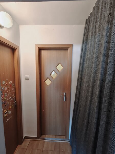 Gorjului, Uverturii, 4 camere, bloc 1981 reabilitat, centrala proprie.