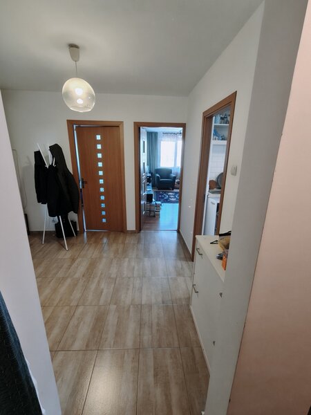 Gorjului, Uverturii, 4 camere, bloc 1981 reabilitat, centrala proprie.